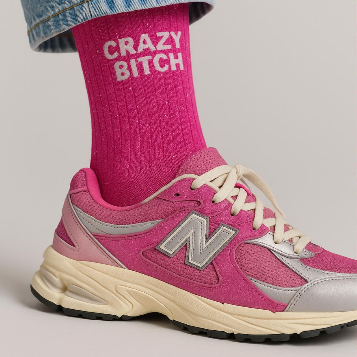 Chaussettes rose à paillettes modèle "Crazy Bitch" - Look tendance en Chaussettes à Paillettes - Woom